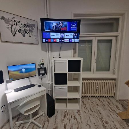 Central Point Будапеща Екстериор снимка