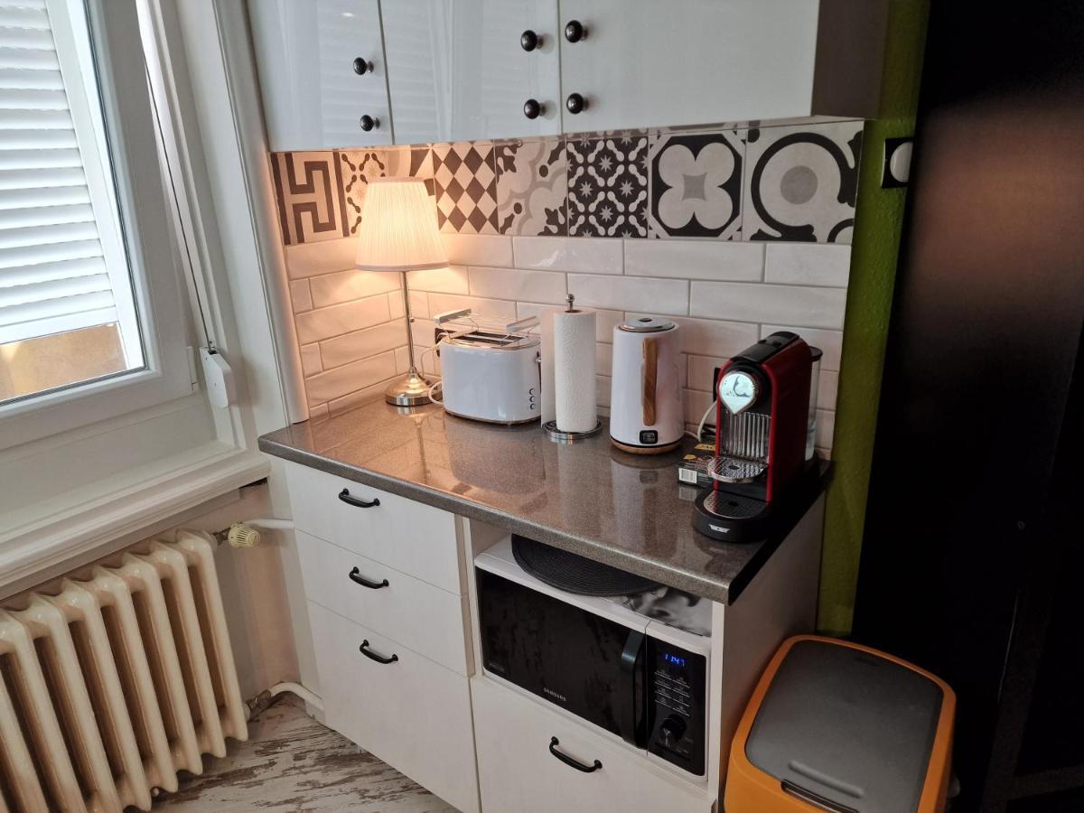 Central Point Будапеща Екстериор снимка