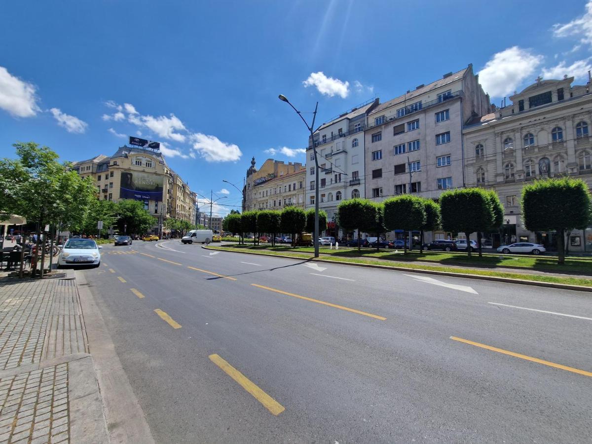 Central Point Будапеща Екстериор снимка